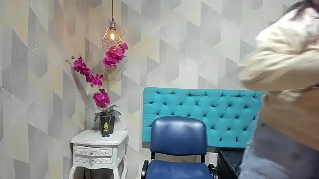 LindaBreeS webcam