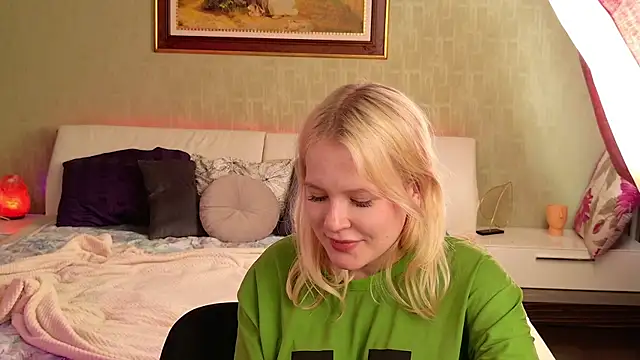 Mila_Lioness webcam