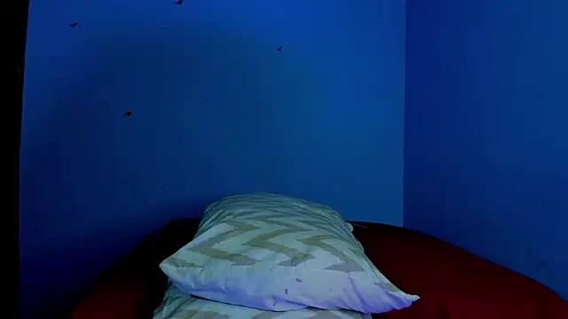 ScarletRossee webcam