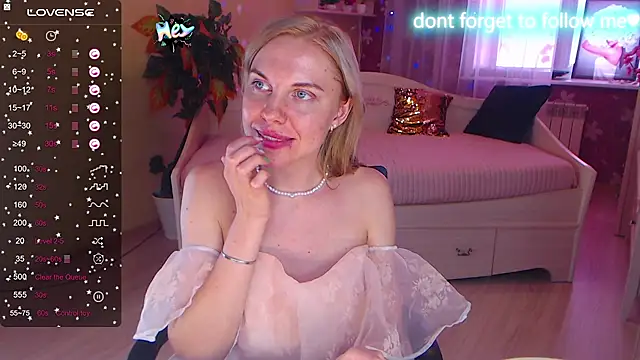LiSinDoll webcam