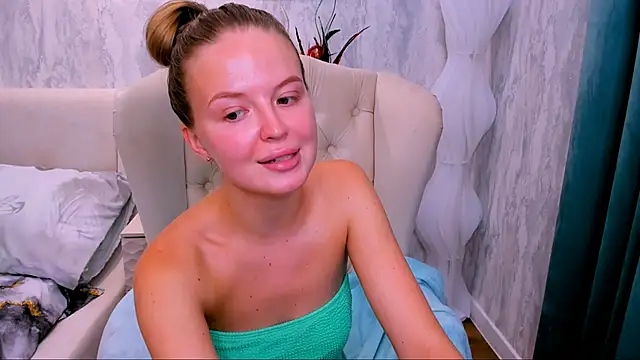 LaurennHill webcam