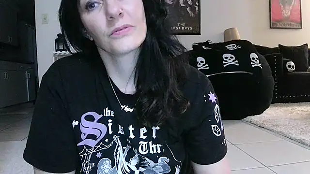 CrystalLakeXO webcam