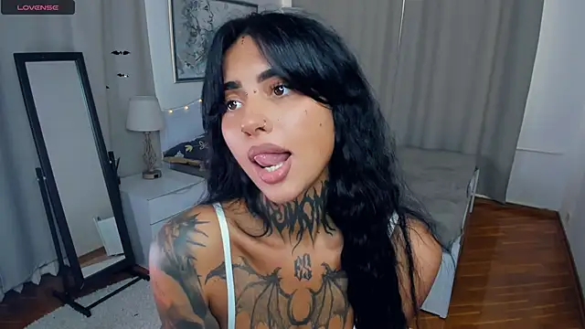 CharimgSabrina webcam