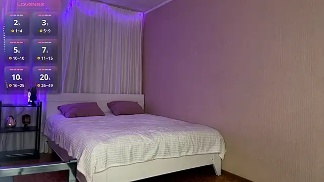 VelvetMiley webcam