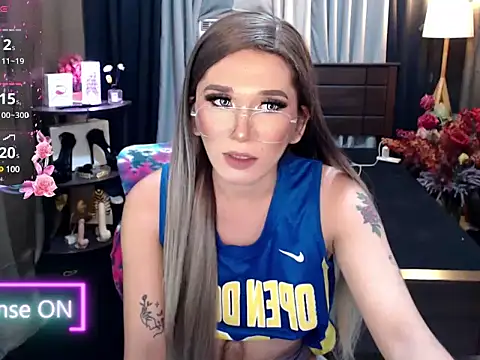 precious_RoseDoll webcam