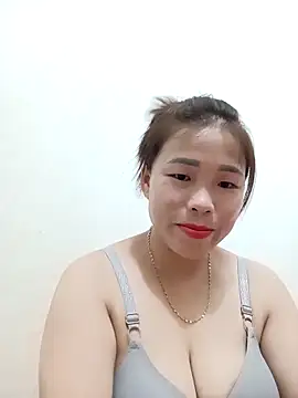 Anh-Huyen33 webcam