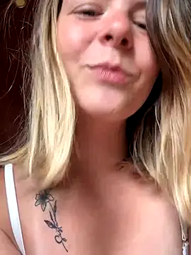 Nina_blain