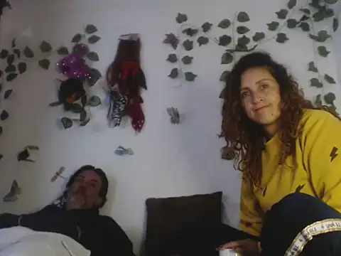 jeans_and_emma webcam
