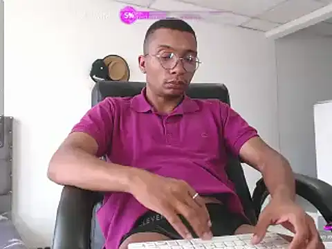 Aaronblack1_ webcam