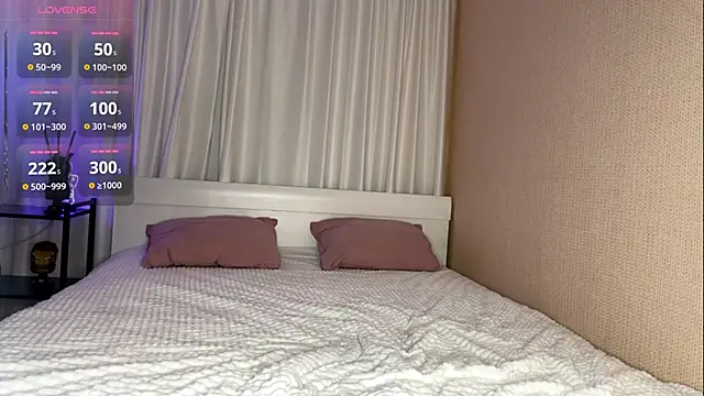 VelvetMiley webcam