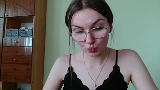 LooveELLYx webcam