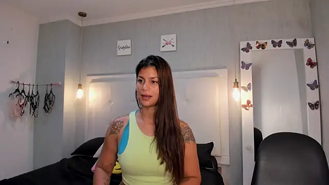 online live sex Aishawild