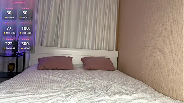 VelvetMiley webcam