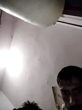 MAGNETICDADDY8 webcam