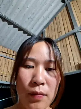 MayLo002 webcam