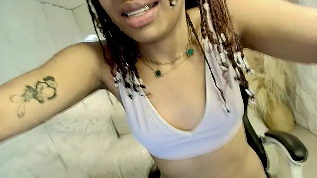 bellarossyy_r webcam