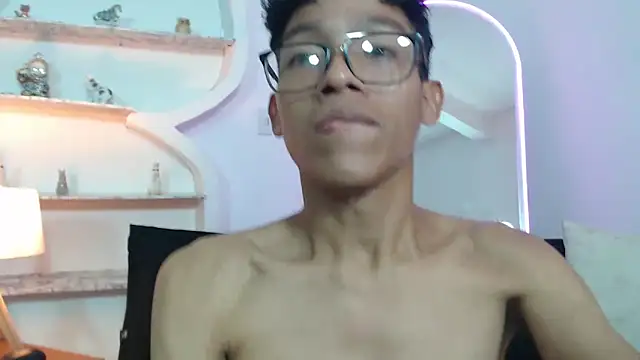 TWINKS_FRIENDS webcam