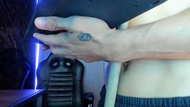 Gustavo-_369 webcam