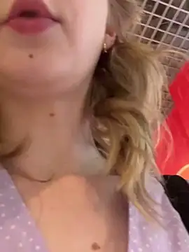 Julie_Cutie webcam