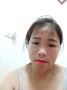 free nude cam Anh-Huyen33