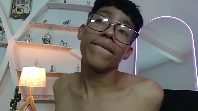 TWINKS_FRIENDS webcam