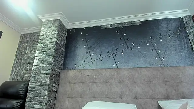 Alaia_brown_ webcam