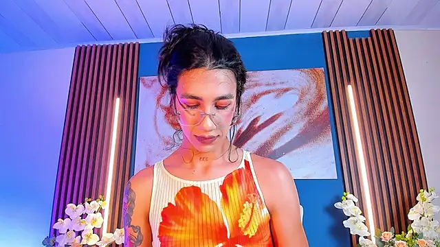 sofiaa_grey_ webcam