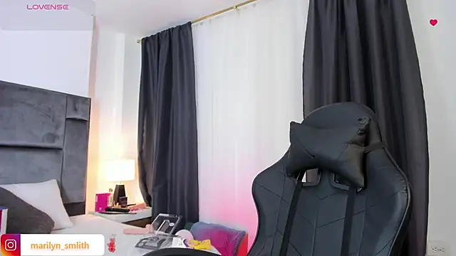 MarilynSmIith webcam