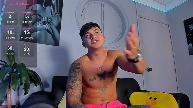 Cristopher_strong webcam