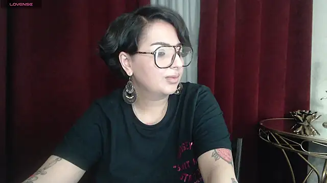 BustyAllyy webcam
