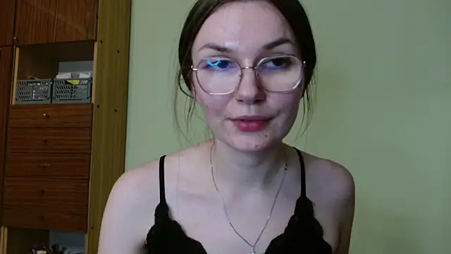 LooveELLYx webcam