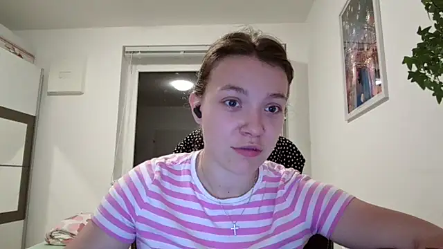 WonderAngela webcam