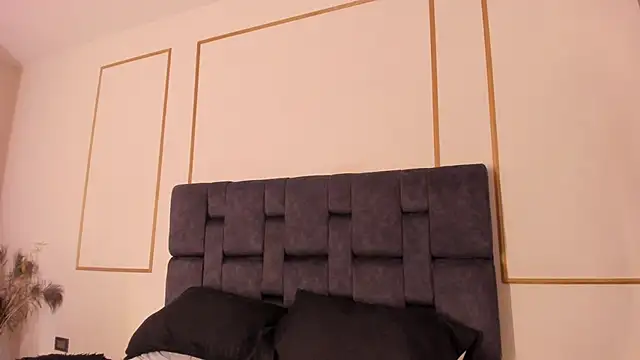 sara__jones_gh webcam