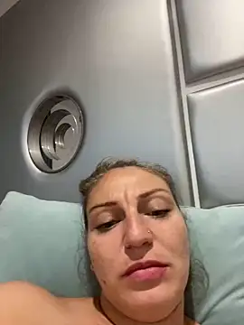 Crystal_Vibe webcam