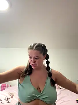 mommyxxmilkerxx webcam
