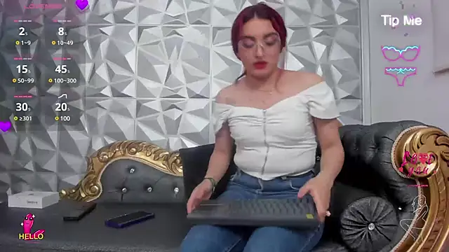 SaraTrump webcam