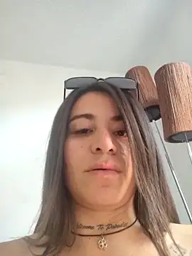 Alona_Evans