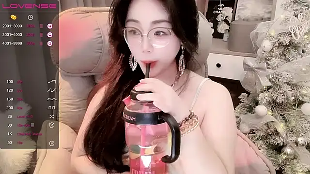 Monica-888 webcam