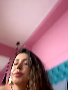 LaraAnneGrey webcam