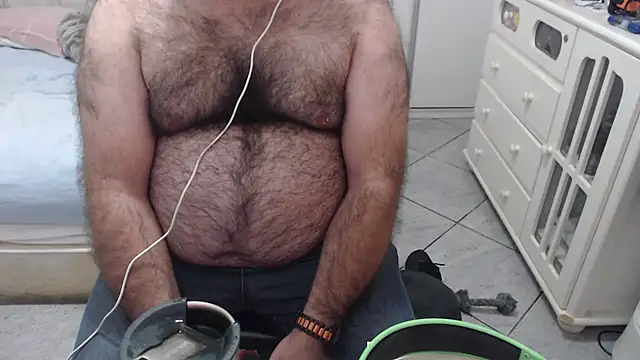 MysterBearMG webcam