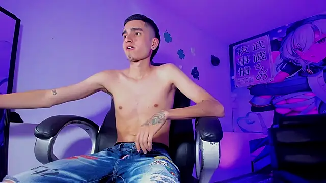 Ethan_Booy webcam