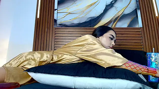 emiliqueen8