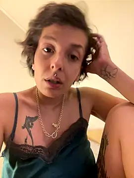 Piggiteablacktea webcam