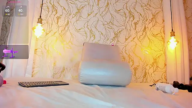 NAOMY_COOPER webcam
