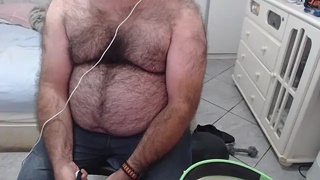 MysterBearMG webcam