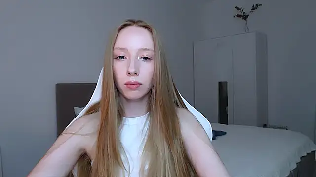 Luna_insniity webcam
