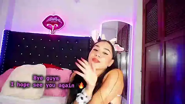 AprilHotty webcam