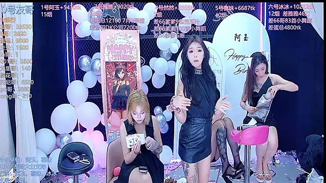 美女cqyyds001在线直播
