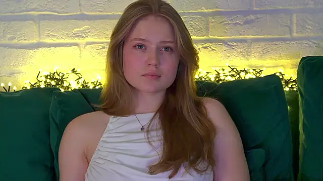 SelinSwarovski webcam