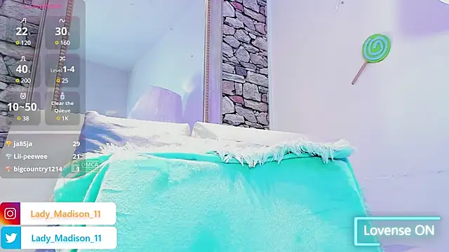 Lady-Madison webcam